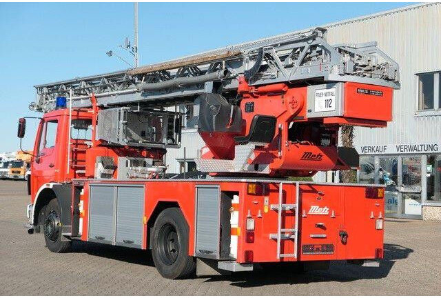 Mercedes-Benz 1422 F 4x2, Drehleiter DLK 23-12, Metz, 30m - Camion de pompier: photos 4 Mercedes-Benz 1422 F 4x2, Drehleiter DLK 23-12, Metz, 30m - Camion de pompier: photos 4