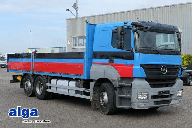 Mercedes-Benz 2536 L Axor 6x2, Gerüstbau, Liftachse, AHK,Klima - Camion plateau: photos 1 Mercedes-Benz 2536 L Axor 6x2, Gerüstbau, Liftachse, AHK,Klima - Camion plateau: photos 1