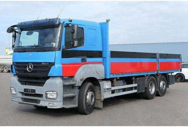 Mercedes-Benz 2536 L Axor 6x2, Gerüstbau, Liftachse, AHK,Klima - Camion plateau: photos 4 Mercedes-Benz 2536 L Axor 6x2, Gerüstbau, Liftachse, AHK,Klima - Camion plateau: photos 4