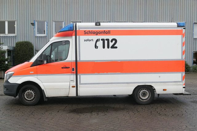 Mercedes-Benz 315 CDI Sprinter 4x2, Klima, Navi, Liege - Ambulance: photos 5 Mercedes-Benz 315 CDI Sprinter 4x2, Klima, Navi, Liege - Ambulance: photos 5