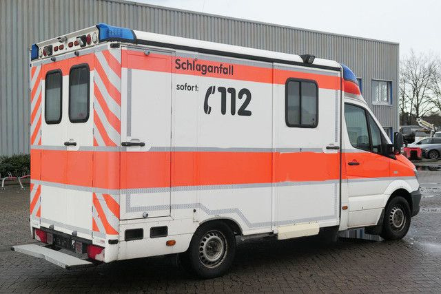 Mercedes-Benz 315 CDI Sprinter 4x2, Klima, Navi, Liege - Ambulance: photos 3 Mercedes-Benz 315 CDI Sprinter 4x2, Klima, Navi, Liege - Ambulance: photos 3