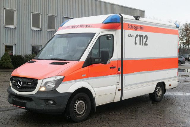Mercedes-Benz 315 CDI Sprinter 4x2, Klima, Navi, Liege - Ambulance: photos 4 Mercedes-Benz 315 CDI Sprinter 4x2, Klima, Navi, Liege - Ambulance: photos 4