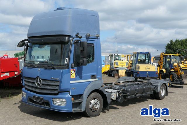 Mercedes-Benz 918 L Atego 4x2, Nebenantrieb, Standklima - Camion porte-voitures: photos 1 Mercedes-Benz 918 L Atego 4x2, Nebenantrieb, Standklima - Camion porte-voitures: photos 1