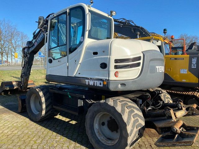 Terex TW 110, Verstellausleger, Pratzenabstützung - Pelle sur pneus: photos 2 Terex TW 110, Verstellausleger, Pratzenabstützung - Pelle sur pneus: photos 2