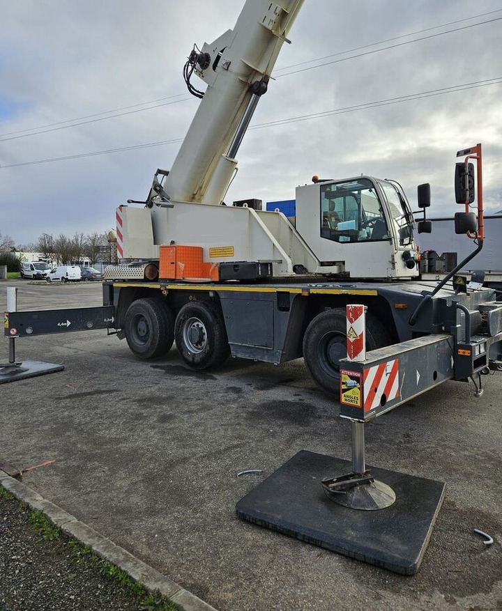 Demag AC 40 City - Grue mobile: photos 1 Demag AC 40 City - Grue mobile: photos 1