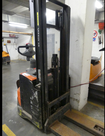 REF:2245.18.36 - Gerbeur électrique BT Staxio SWE120 L - Autre matériel: photos 3 REF:2245.18.36 - Gerbeur électrique BT Staxio SWE120 L - Autre matériel: photos 3