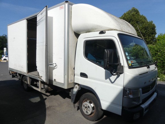 Camion Fourgon Mitsubishi Fuso Canter 3C13 (2013-72.543 km) - Camion fourgon: photos 4 Camion Fourgon Mitsubishi Fuso Canter 3C13 (2013-72.543 km) - Camion fourgon: photos 4