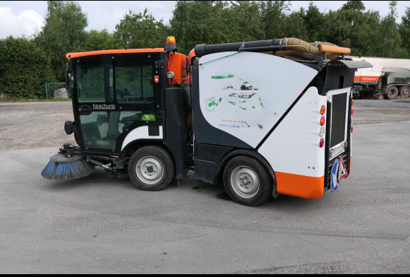 Camion balayeuse articulé Boschung S2 - Balayeuse de voirie: photos 3 Camion balayeuse articulé Boschung S2 - Balayeuse de voirie: photos 3