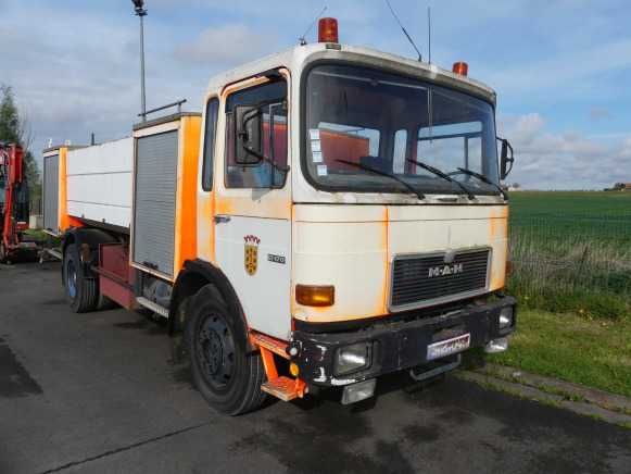 Camion de pompier MAN 12F (1984-285.497 km) - Camion de pompier: photos 2 Camion de pompier MAN 12F (1984-285.497 km) - Camion de pompier: photos 2