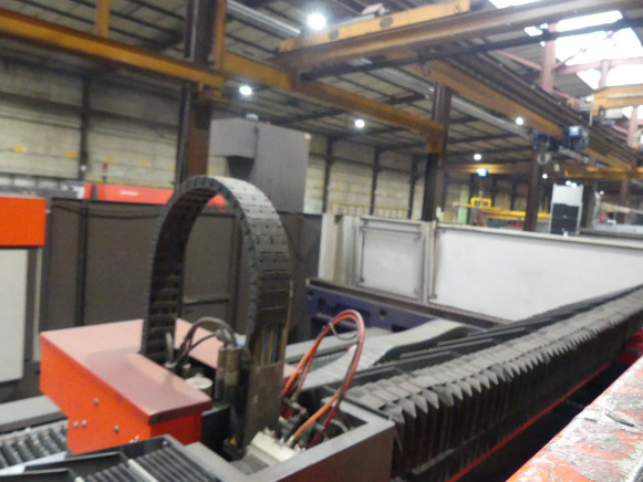 Machine de découpe laser CO² avec refroidisseur et aspiration de fumée Bystronic Bylaser 4400 - Machine à métaux: photos 5 Machine de découpe laser CO² avec refroidisseur et aspiration de fumée Bystronic Bylaser 4400 - Machine à métaux: photos 5