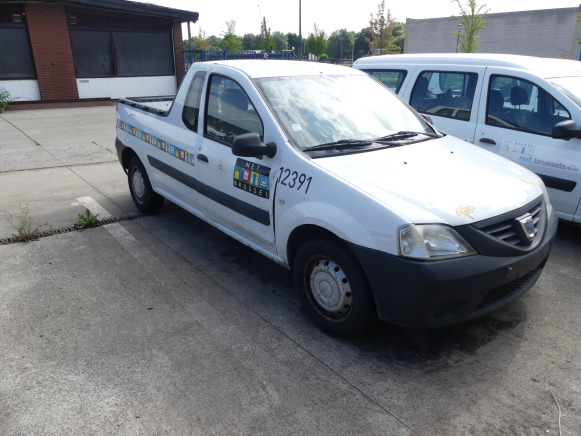 REF:12391 - Camionnette pickup Dacia Logan 1.5 DCI (2011-175.387 km) - Pick-up: photos 3 REF:12391 - Camionnette pickup Dacia Logan 1.5 DCI (2011-175.387 km) - Pick-up: photos 3