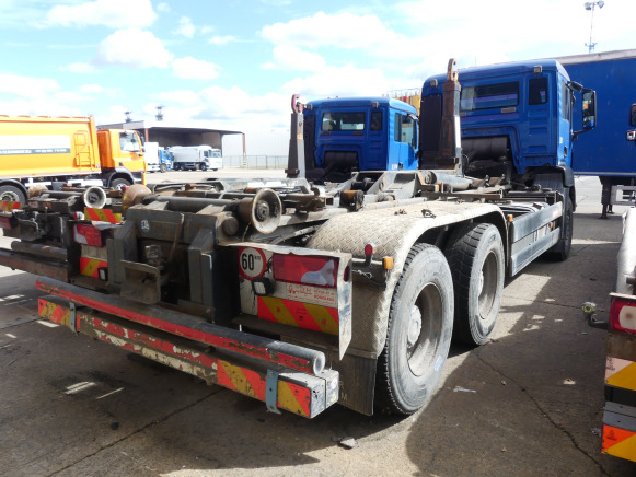 REF:1309 - Camion porte-container MAN 28S (2009-572.532 km) - Camion ampliroll: photos 3 REF:1309 - Camion porte-container MAN 28S (2009-572.532 km) - Camion ampliroll: photos 3