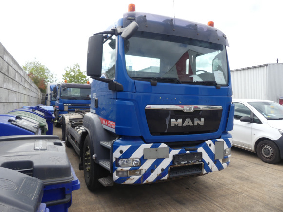 REF:1376 - Camion porte-container MAN TGS (2014-573.144 km) - Camion ampliroll: photos 2 REF:1376 - Camion porte-container MAN TGS (2014-573.144 km) - Camion ampliroll: photos 2