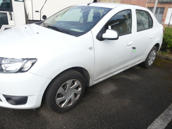 REF:20513 - Voiture Dacia Logan Berline (2013-97.655 km) - Berline: photos 2 REF:20513 - Voiture Dacia Logan Berline (2013-97.655 km) - Berline: photos 2
