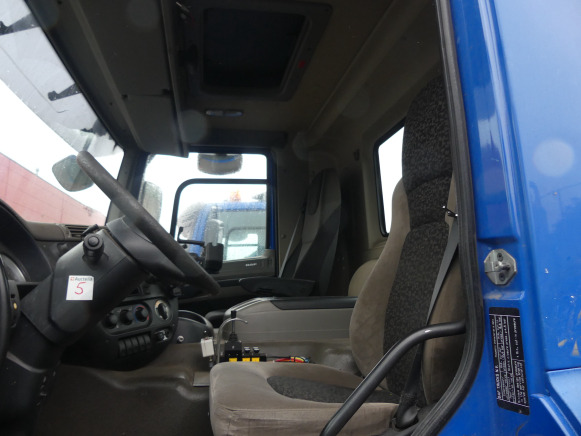 REF:41-BDD-3 - Camion porte container DAF FAS CF 85 (2013-417.489 km) - Camion porte-conteneur/ Caisse mobile: photos 5 REF:41-BDD-3 - Camion porte container DAF FAS CF 85 (2013-417.489 km) - Camion porte-conteneur/ Caisse mobile: photos 5