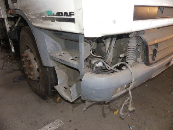REF:C37 - Camion poubelle (pour pièces) DAF CF75.310 - Benne à ordures ménagères: photos 3 REF:C37 - Camion poubelle (pour pièces) DAF CF75.310 - Benne à ordures ménagères: photos 3