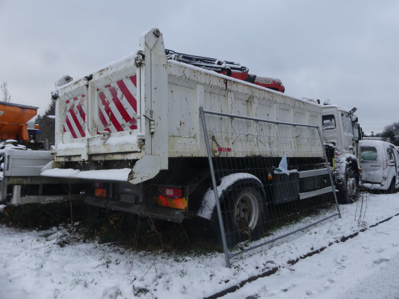 REF:Imat : PLI988 - Camion benne + grue auxiliaire Volvo FLE6E 19.0 (2004-216.733 km) - Camion benne, Camion grue: photos 3 REF:Imat : PLI988 - Camion benne + grue auxiliaire Volvo FLE6E 19.0 (2004-216.733 km) - Camion benne, Camion grue: photos 3