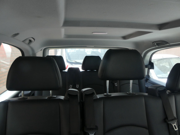 Transport de personnes REF:Immatriculé sous : 1-CWZ-976 - Voiture Mercedes-Benz Vito: photos 15