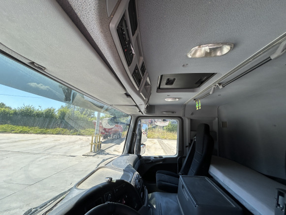 Tracteur routier 4x4 Mercedes Actros 2046 AS (2013 - 648.117 km) - Tracteur routier: photos 5 Tracteur routier 4x4 Mercedes Actros 2046 AS (2013 - 648.117 km) - Tracteur routier: photos 5