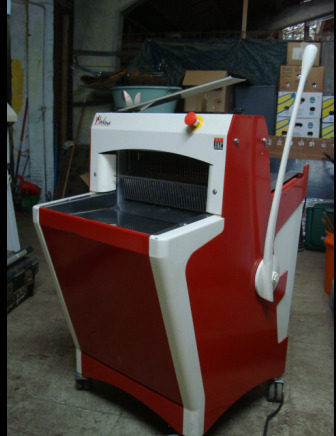 Trancheuse à pain Heristal - Matériel de boulangerie: photos 2 Trancheuse à pain Heristal - Matériel de boulangerie: photos 2