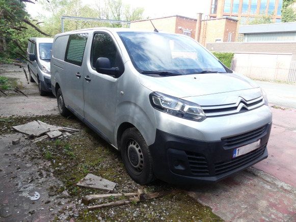 REF:1-RGT-760 - Camionnette Citroen Jumpy (2016-86.466 km) - Numéro de châssis : VF7VFAHKHGZ075543 - Véhicule utilitaire: photos 1 REF:1-RGT-760 - Camionnette Citroen Jumpy (2016-86.466 km) - Numéro de châssis : VF7VFAHKHGZ075543 - Véhicule utilitaire: photos 1