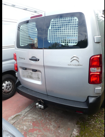 REF:1-SJF-161 - Camionnette utilitaire Citroen Jumpy (2017-192.000 km) - Numéro de châssis : VF7VFAHHWHZ033804 - Véhicule utilitaire: photos 5 REF:1-SJF-161 - Camionnette utilitaire Citroen Jumpy (2017-192.000 km) - Numéro de châssis : VF7VFAHHWHZ033804 - Véhicule utilitaire: photos 5