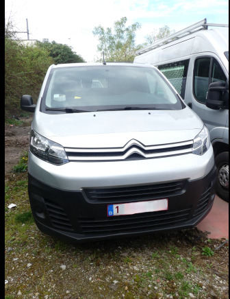 REF:1-SJF-161 - Camionnette utilitaire Citroen Jumpy (2017-192.000 km) - Numéro de châssis : VF7VFAHHWHZ033804 - Véhicule utilitaire: photos 2 REF:1-SJF-161 - Camionnette utilitaire Citroen Jumpy (2017-192.000 km) - Numéro de châssis : VF7VFAHHWHZ033804 - Véhicule utilitaire: photos 2