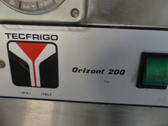 Vitrines réfrigérées Tecfrigo Orizont 200 - Machine agroalimentaire: photos 3 Vitrines réfrigérées Tecfrigo Orizont 200 - Machine agroalimentaire: photos 3
