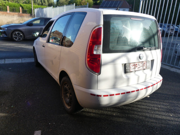 Voiture Skoda Roomster (2010-118.919 km) - Voiture: photos 4 Voiture Skoda Roomster (2010-118.919 km) - Voiture: photos 4