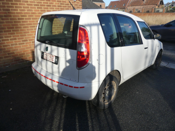 Voiture Skoda Roomster (2010-118.919 km) - Voiture: photos 3 Voiture Skoda Roomster (2010-118.919 km) - Voiture: photos 3