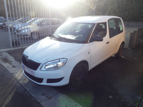 Voiture Skoda Roomster (2010-118.919 km) - Voiture: photos 1 Voiture Skoda Roomster (2010-118.919 km) - Voiture: photos 1