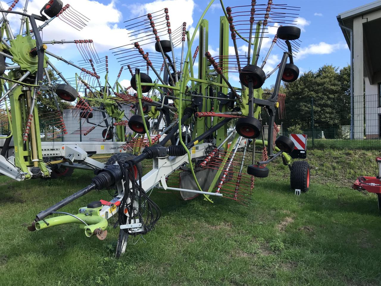 CLAAS Liner 2900 - Faneuse: photos 2 CLAAS Liner 2900 - Faneuse: photos 2