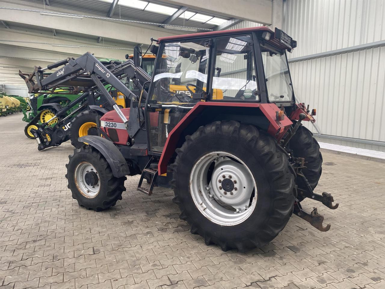 Tracteur agricole Case-IH 3230: photos 6 Tracteur agricole Case-IH 3230: photos 6