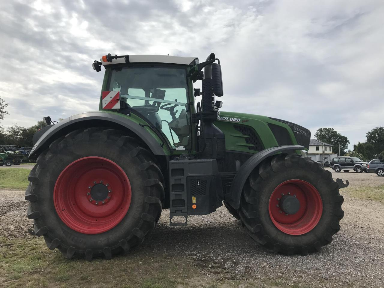 Fendt 828 Vario Profi Plus - Tracteur agricole: photos 2 Fendt 828 Vario Profi Plus - Tracteur agricole: photos 2