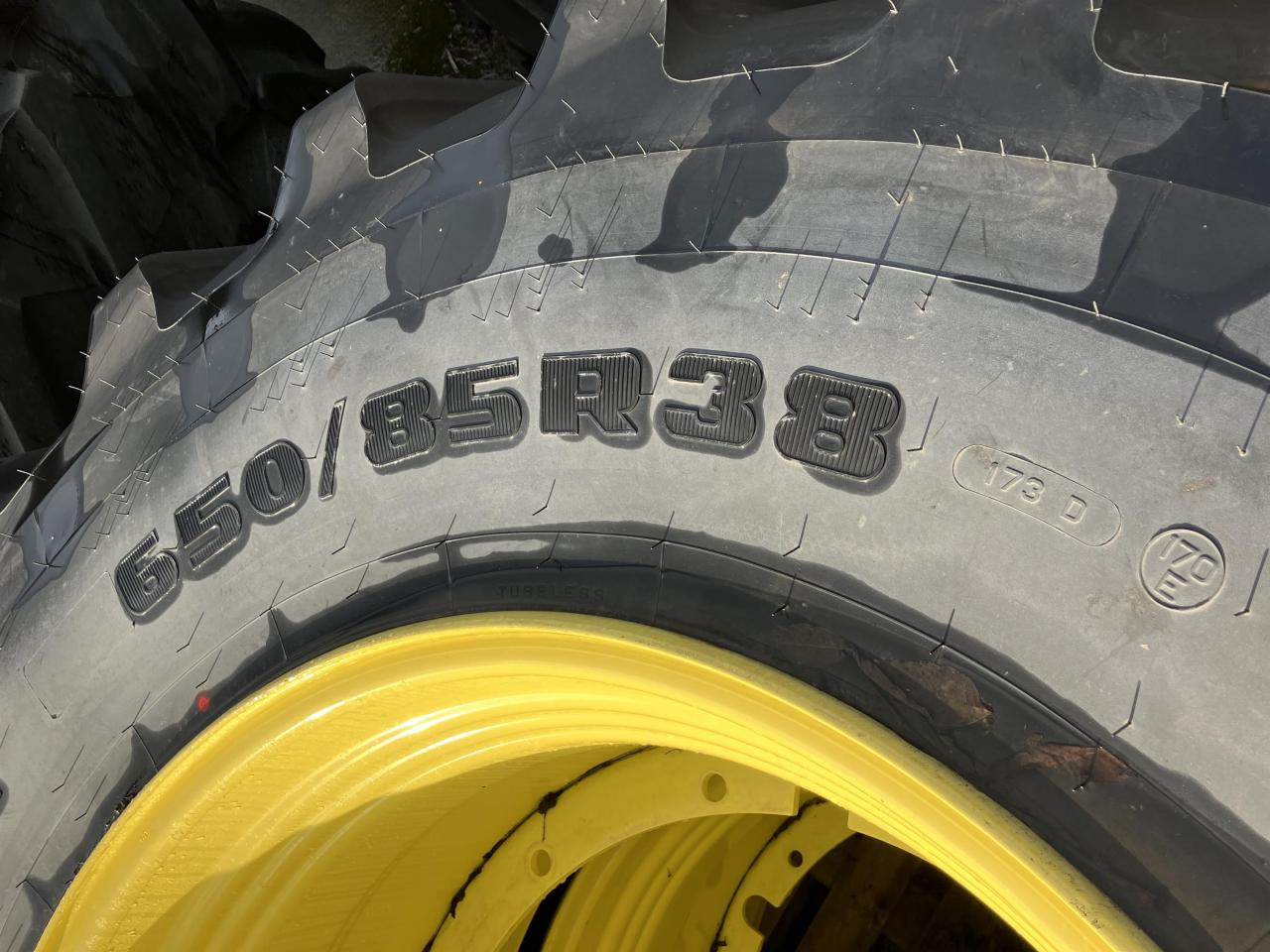 Firestone 650/85R38 - Pneu pour Machine agricole: photos 4 Firestone 650/85R38 - Pneu pour Machine agricole: photos 4