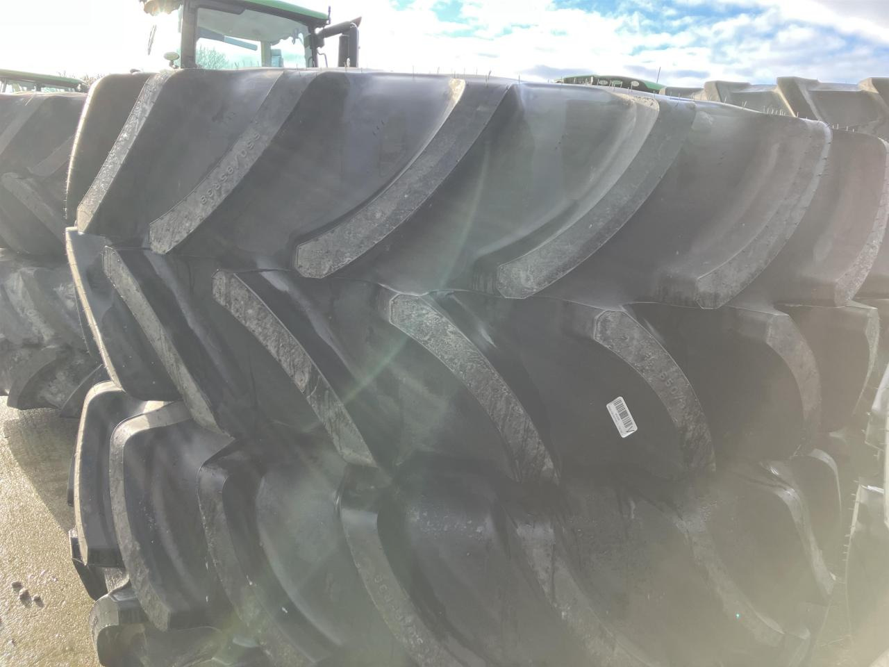Firestone 650/85R38 - Pneu pour Machine agricole: photos 1 Firestone 650/85R38 - Pneu pour Machine agricole: photos 1