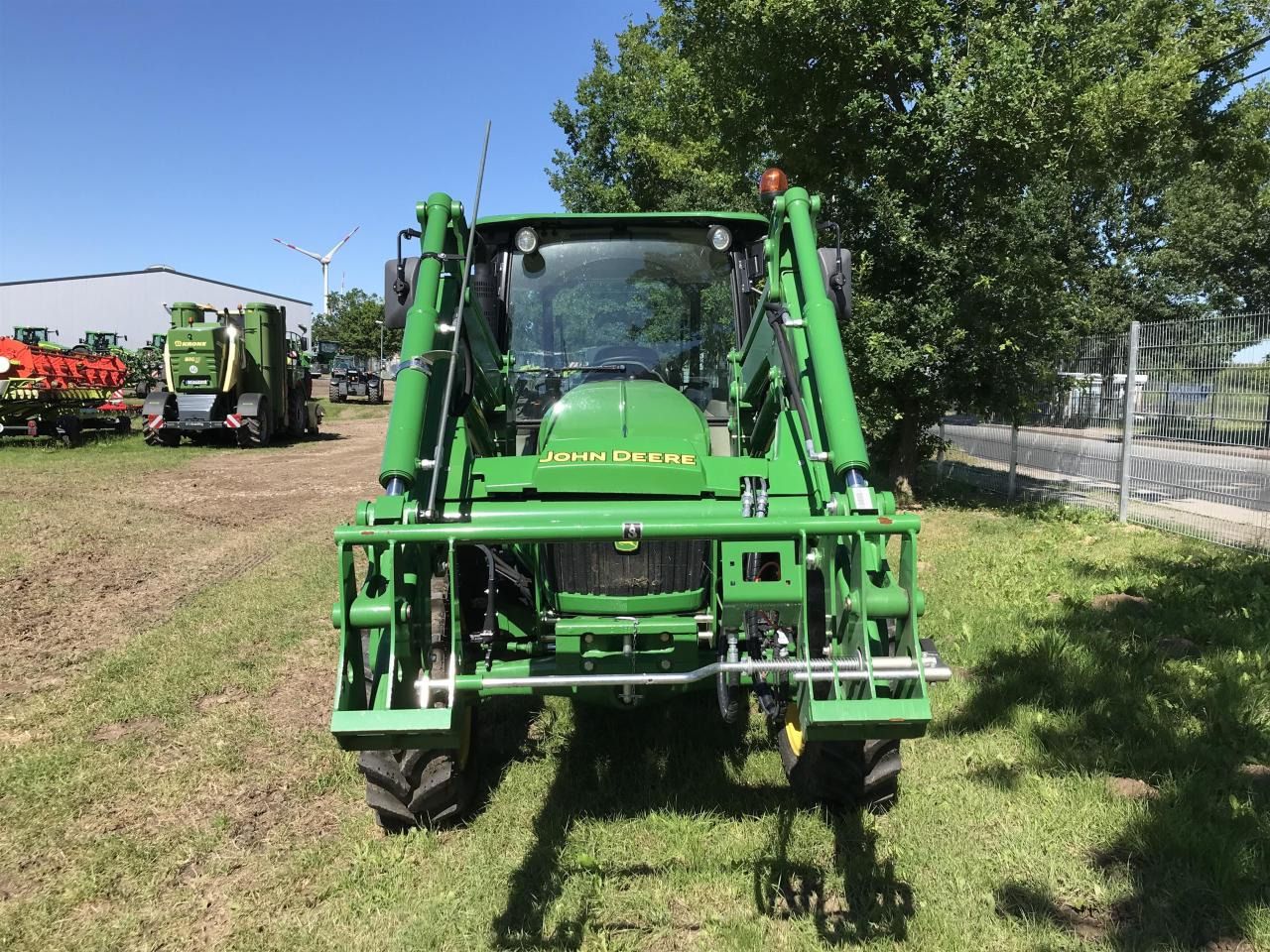 John Deere 5075E - Tracteur agricole: photos 4 John Deere 5075E - Tracteur agricole: photos 4