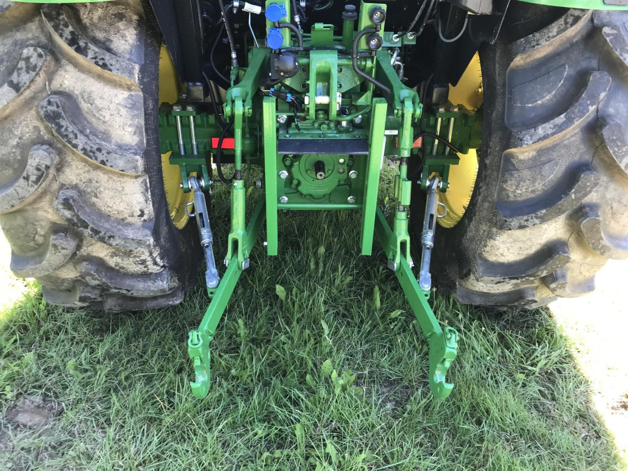 John Deere 5075E - Tracteur agricole: photos 3 John Deere 5075E - Tracteur agricole: photos 3