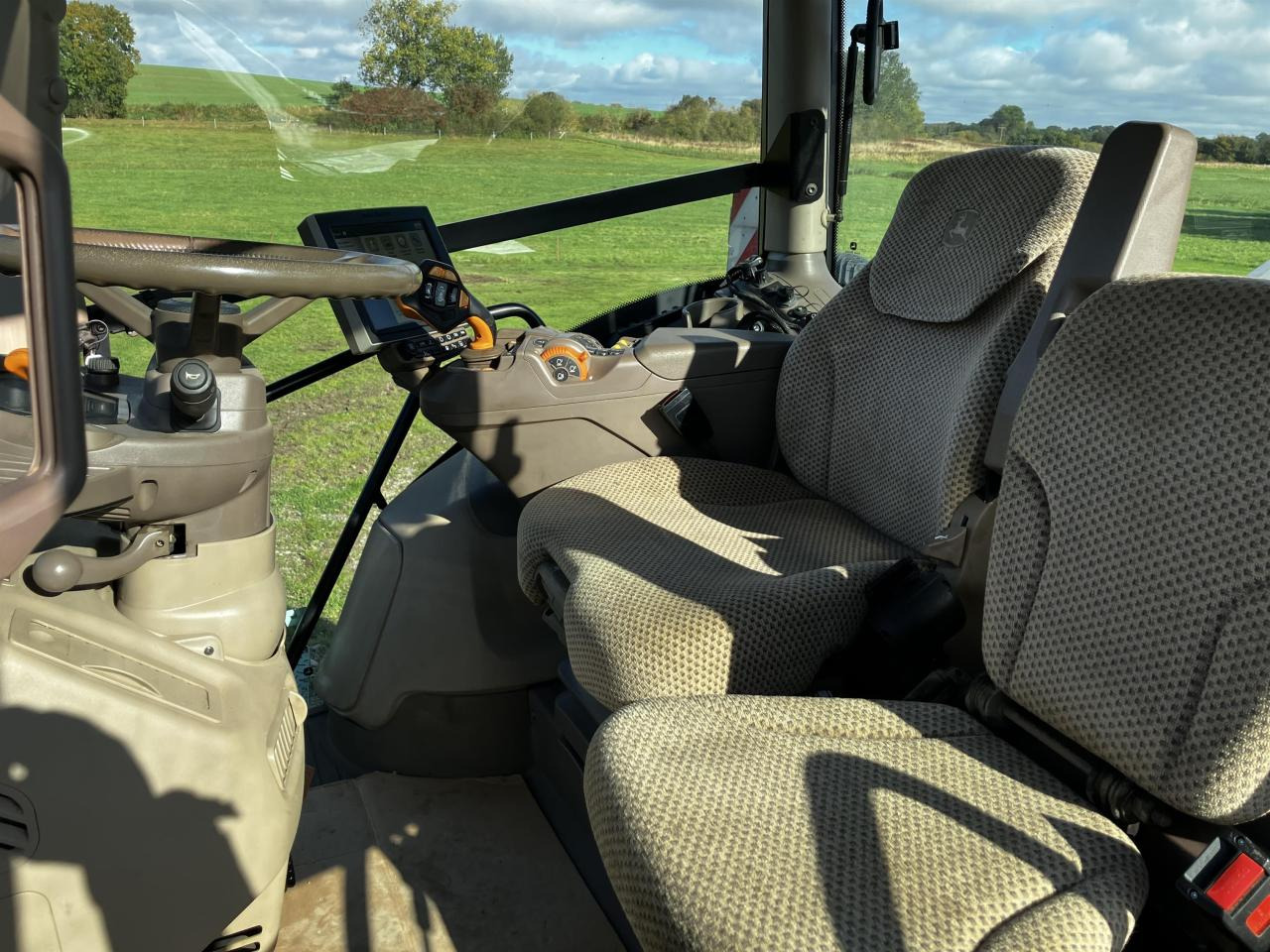 Tracteur agricole John Deere 6250R: photos 7 Tracteur agricole John Deere 6250R: photos 7