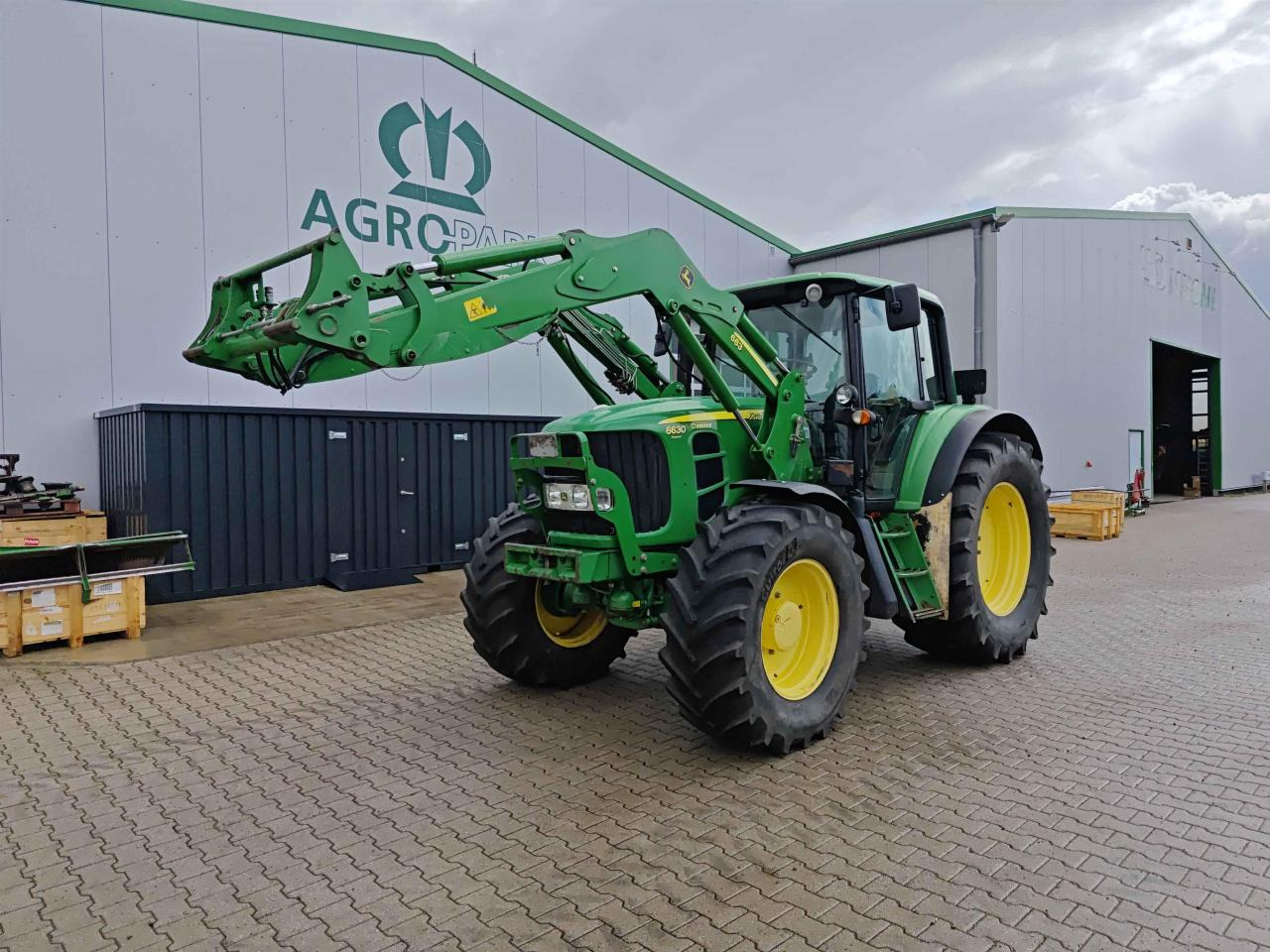John Deere 6630 PREMIUM - Tracteur agricole: photos 1 John Deere 6630 PREMIUM - Tracteur agricole: photos 1