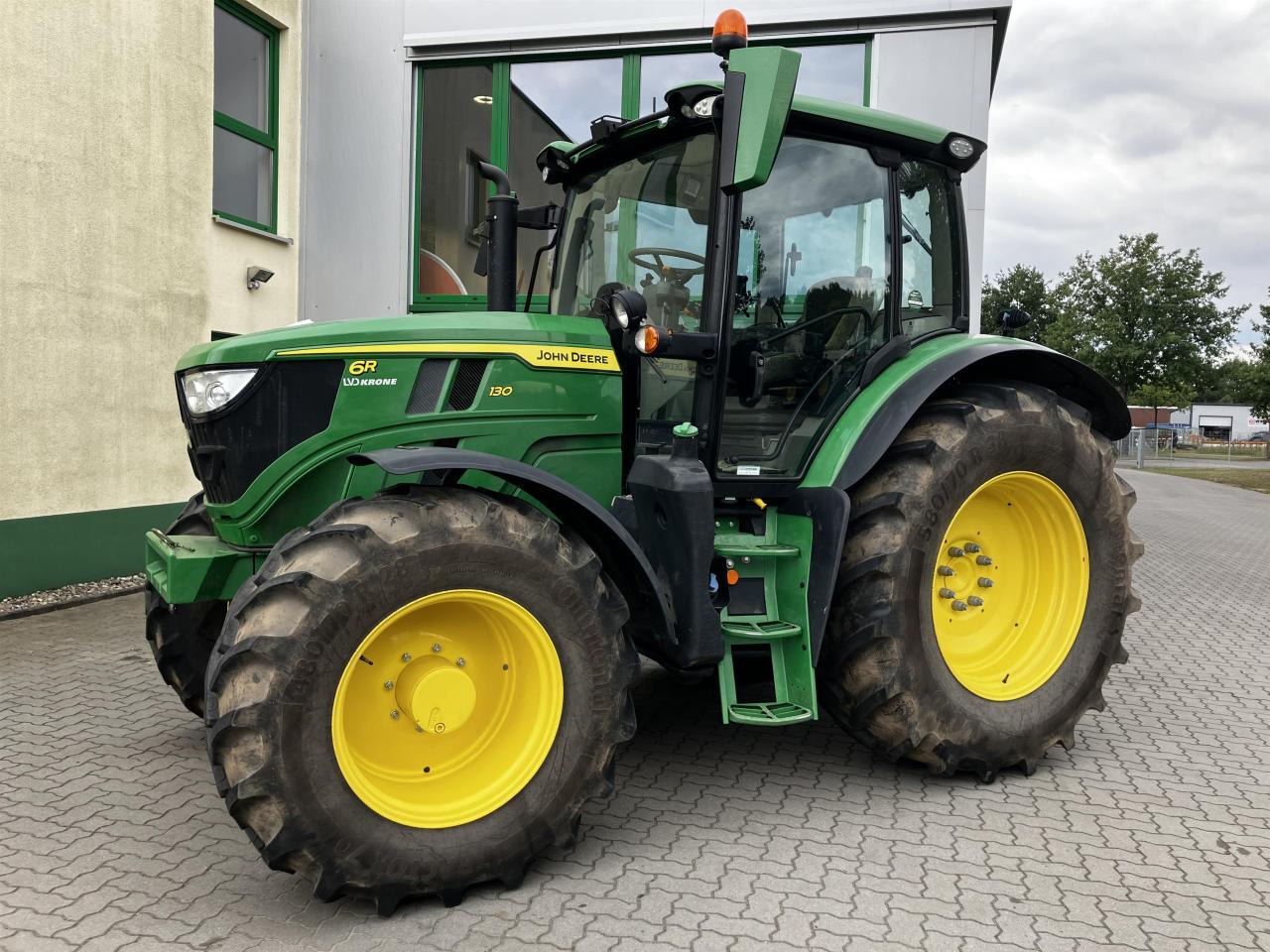 John Deere 6R 130 - Tracteur agricole: photos 1 John Deere 6R 130 - Tracteur agricole: photos 1