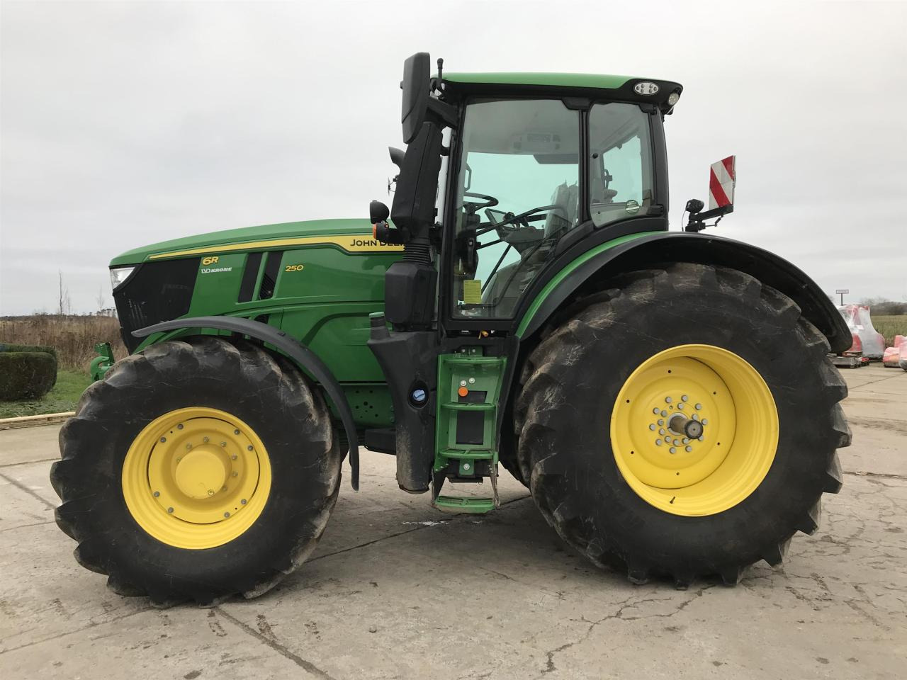 John Deere 6R 250 - Tracteur agricole: photos 1 John Deere 6R 250 - Tracteur agricole: photos 1
