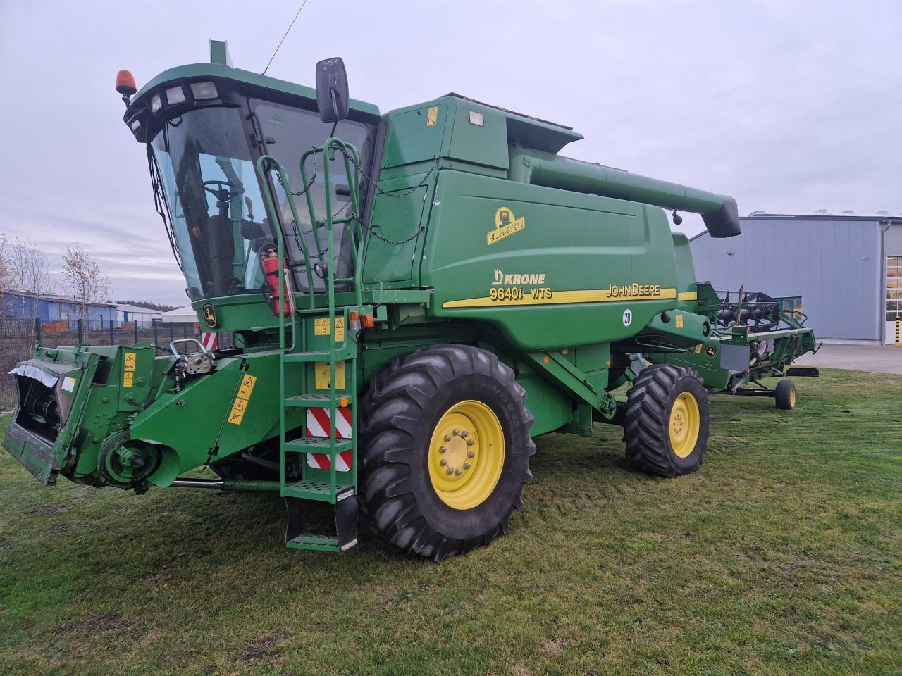 John Deere 9640i WTS HM - Moissonneuse-batteuse: photos 1 John Deere 9640i WTS HM - Moissonneuse-batteuse: photos 1