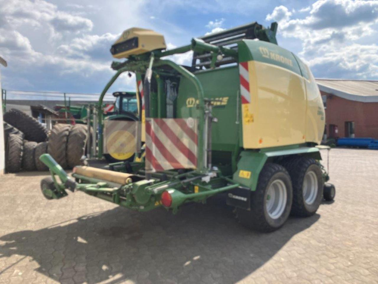 Krone CF 155 XC Comprima - Presse à balles rondes: photos 4 Krone CF 155 XC Comprima - Presse à balles rondes: photos 4