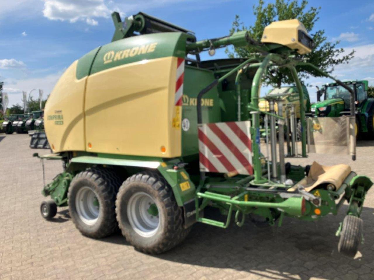 Krone CF 155 XC Comprima - Presse à balles rondes: photos 5 Krone CF 155 XC Comprima - Presse à balles rondes: photos 5