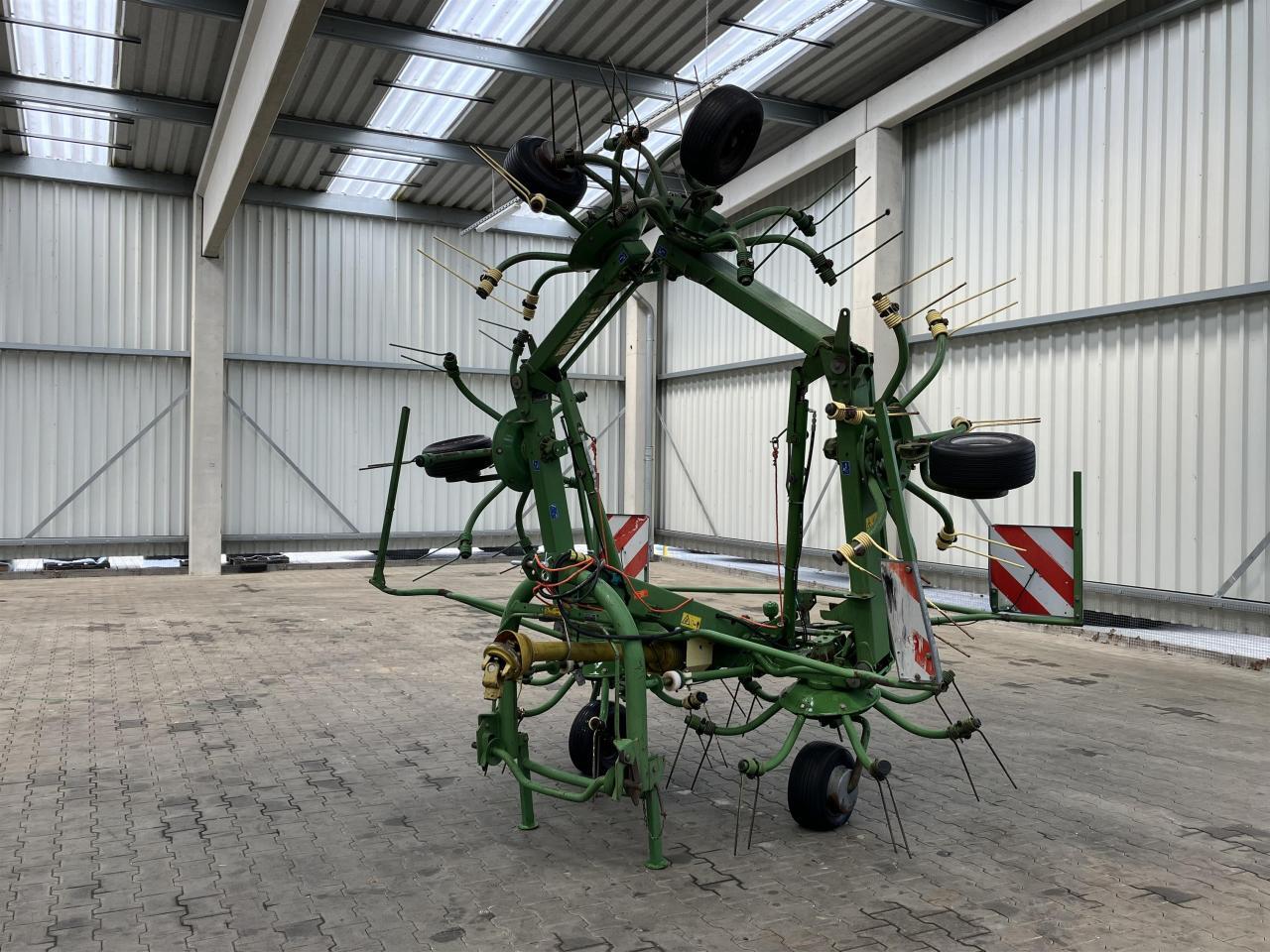 Krone KW 7.70/6x7 - Faneuse: photos 1 Krone KW 7.70/6x7 - Faneuse: photos 1