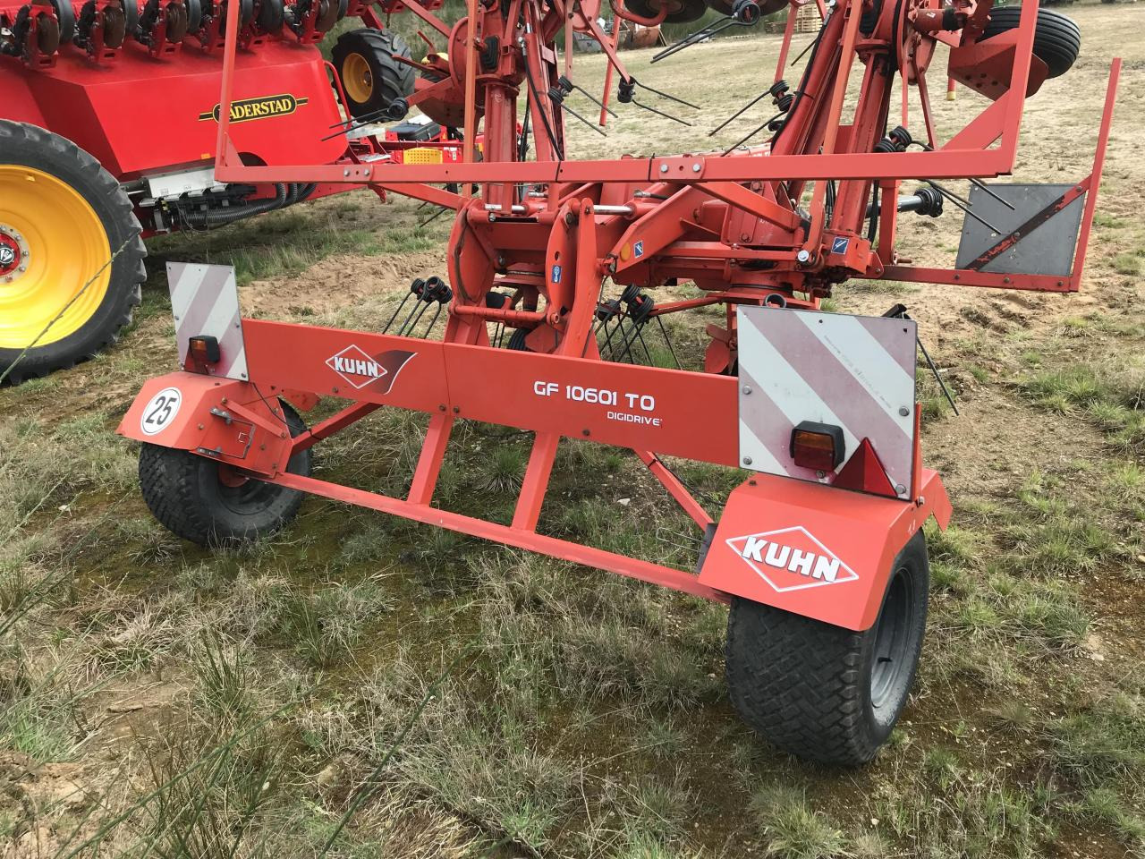 Kuhn GF 10601TO - Faneuse: photos 5 Kuhn GF 10601TO - Faneuse: photos 5