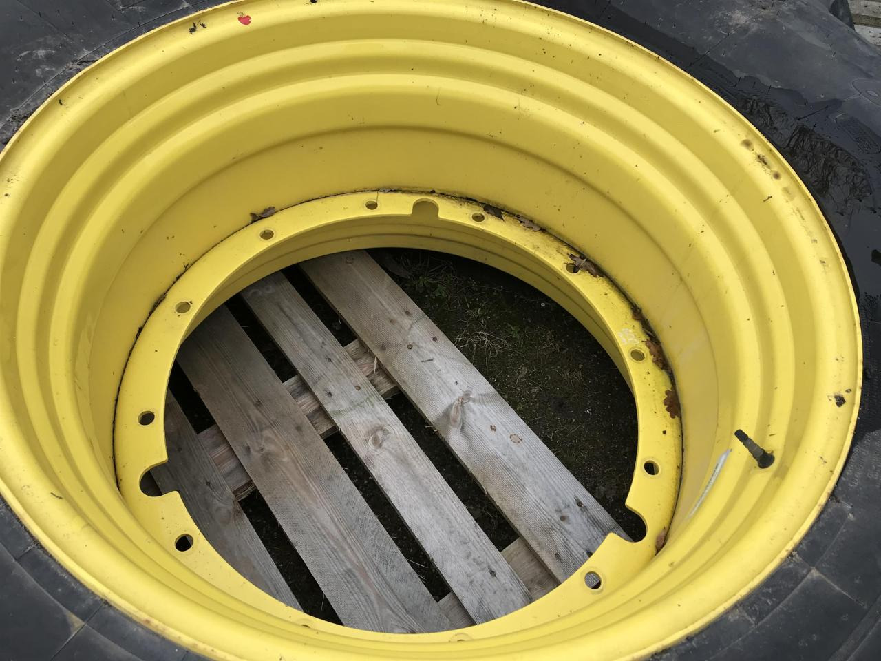 Michelin 650/85R38 - Pneu pour Machine agricole: photos 2 Michelin 650/85R38 - Pneu pour Machine agricole: photos 2