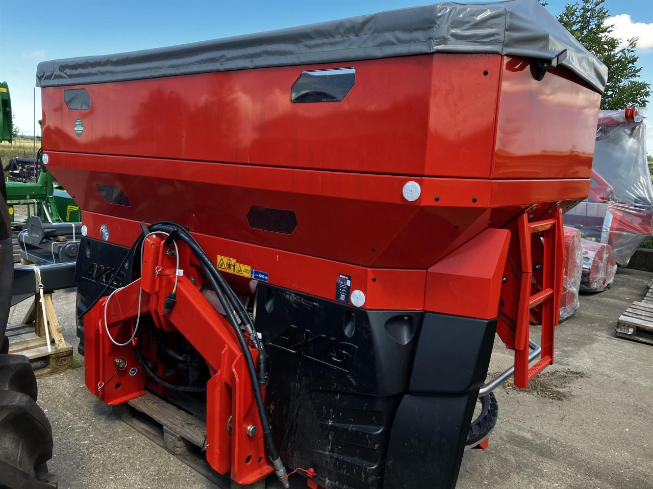 Rauch Axis H 50.2 EMC + W - Distributeur d'engrais: photos 4 Rauch Axis H 50.2 EMC + W - Distributeur d'engrais: photos 4