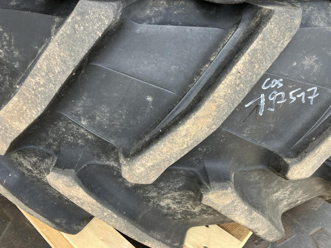 Trelleborg 420/70R28 - Pneu pour Machine agricole: photos 5 Trelleborg 420/70R28 - Pneu pour Machine agricole: photos 5